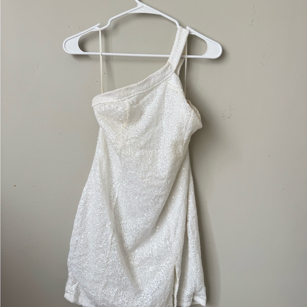 Superdown White Asymmetrical One-Shoulder Sheath Dress